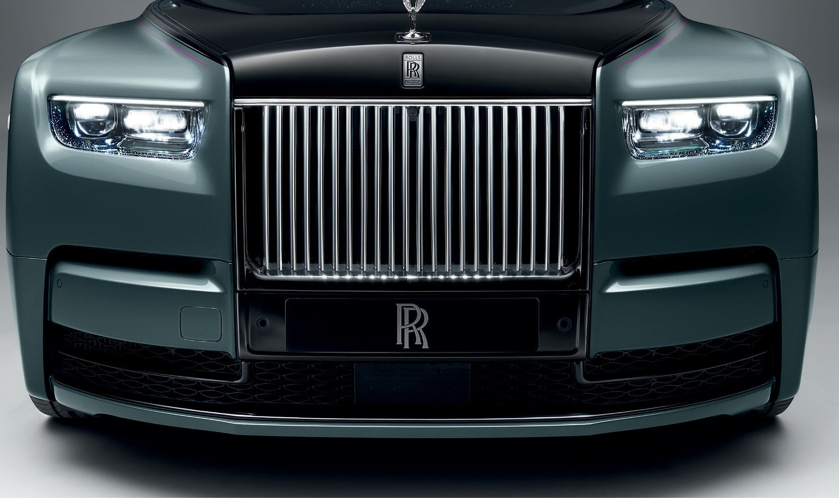 Rolls-Royce Pantheon Grille